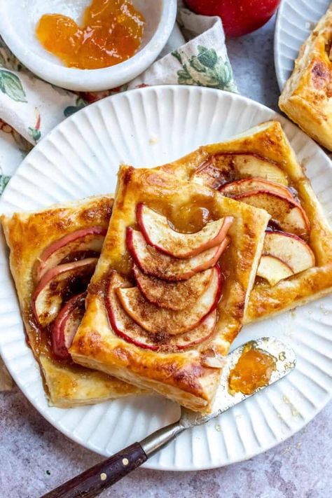 French Apple Tart - Sailor Bailey Easy Apple Tart, Easy Puff Pastry Recipe, Sailor Bailey, Vegan Apple Cake, Apple Tarts, Bunco Night, French Apple Tart, Apple Tart Recipe, Food Vibes