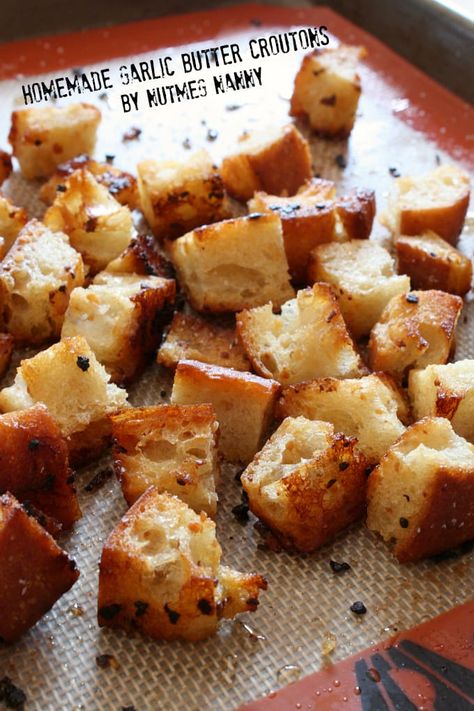 homemade garlic butter croutons Homade Crouton Recipe, Garlic Croutons, Homemade Garlic Butter, Herb Bread, Bread Homemade, Croutons Homemade, Gf Bread, Biscuits Recipe, Homemade Biscuits