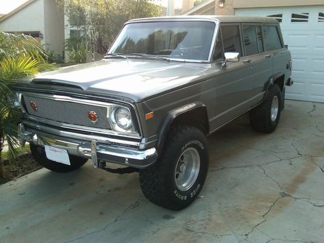 1977 Jeep Wagoneer 1993 Jeep Wrangler, Time Conversion, Jeep Custom, Jeep Camping, Classic Jeeps, Vintage Jeep, Grand Wagoneer, Old Jeep, Jeep Wagoneer