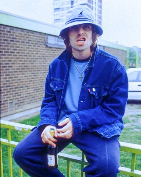 Liam Gallagher Noel Gallagher Oasis Unseen Rare Photo Rare Photos 1996 Britpop Blur Damon Albarn Graham Coxon 90s Liam Oasis, Liam Gallagher Oasis, Oasis Band, Oasis Clothing, Liam And Noel, Victorian Man, Damon Albarn, Noel Gallagher, Liam Gallagher