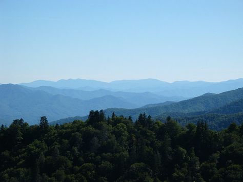 Emergency On The Appalachian Trail (A Rescue Story For The Ages) Whiteface Mountain, Wisconsin Camping, Yellowstone Camping, Types Of Hiking, Camping Park, California Camping, Camping Places, Mountain Vacations, Appalachian Mountains