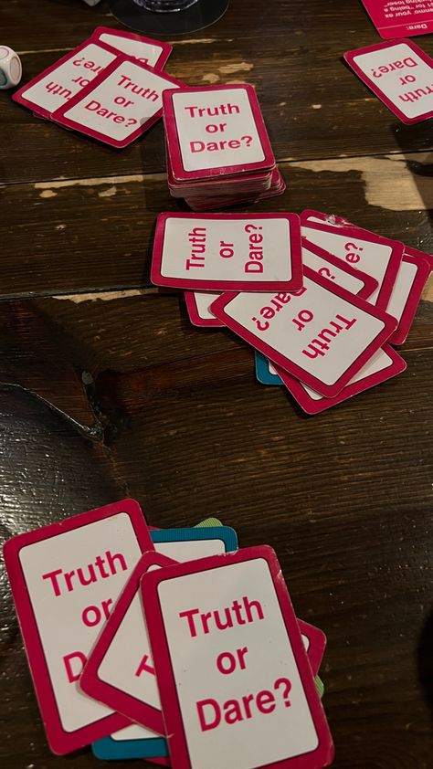 aesthetic card games for girl’s night out Drinking Game Aesthetic, Truth Or Dare Aesthetic, Girls Game Night Aesthetic, Board Game Night Aesthetic, Game Night Aesthetic, Girls Night Games, Hangout Ideas, Jennifer Lynn, Games Aesthetic