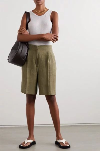 Tailored Shorts Outfit, Green Shorts Outfit, Bermuda Shorts Outfit, Wardrobe Images, Linen Gown, Spring Summer Capsule Wardrobe, Bermuda Shorts Women, Loulou Studio, Summer Shorts Outfits