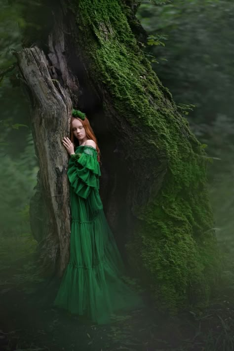 Nature Photoshoot Ideas Forests, Woodland Photoshoot, Fantasy Shoot, Fairytale Photoshoot, Fairy Photoshoot, Dark Forest Aesthetic, 30 Birthday, Film Photography Tips, Romantic Photoshoot