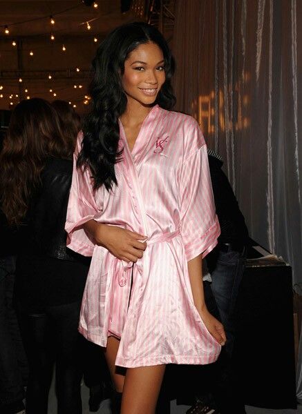 Vs Dressing Gown, Black Victoria Secret Models, Vs Models Aesthetic, Victorias Secret Angels, Victoria's Secret Aesthetic, Vs Fashion Show, Victoria Secret Model, Victoria Secret Models, Vs Fashion Shows