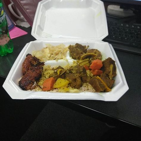 Curry Goat Jamaican Desserts, Brown Stew Chicken, Stew Chicken, Jerk Pork, Carribean Food, Curry Goat, Jamaican Cuisine, Jamaican Food, Easy Treat