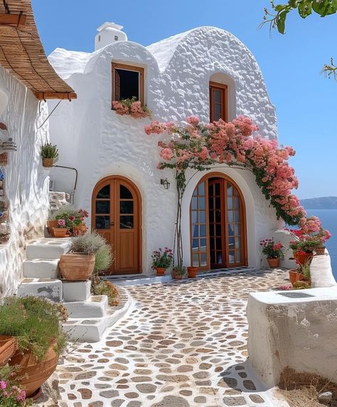 Santorini House, Stone Cabin, Wallpaper Luxury, Bedroom Aesthetics, Tiny House Nation, Greek House, Spanish Style Home, Tiny House Movement, Mediterranean Homes