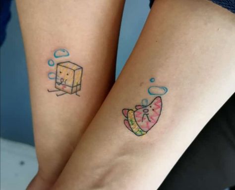 #Tattoo #tatuaje #bobesponja #patricio#amistad #tatuajedemejoresamigas Sponge Bob Tattoo Design, Bff Tats, Spongebob Tattoo, Cute Matching Tattoos, Turtle Tattoo Designs, Bestie Tattoo, Sharpie Tattoos, Sweet Tattoos, Bff Tattoos