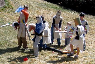 A Good Knight Party - My Insanity Boys Birthday Party Ideas, Knight Birthday Party, Castle Party, Knight Party, Girly Birthday Party, Medieval Party, Good Knight, Boys Birthday Party, Fun Party Games