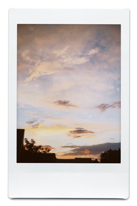 Summer Polaroids, Aesthetic Polaroid Pictures, Sunset Polaroid, Polaroid Wall, Picture Places, Polaroid Pictures, Polaroid Photos, Aesthetic Painting, Iphone Background Wallpaper