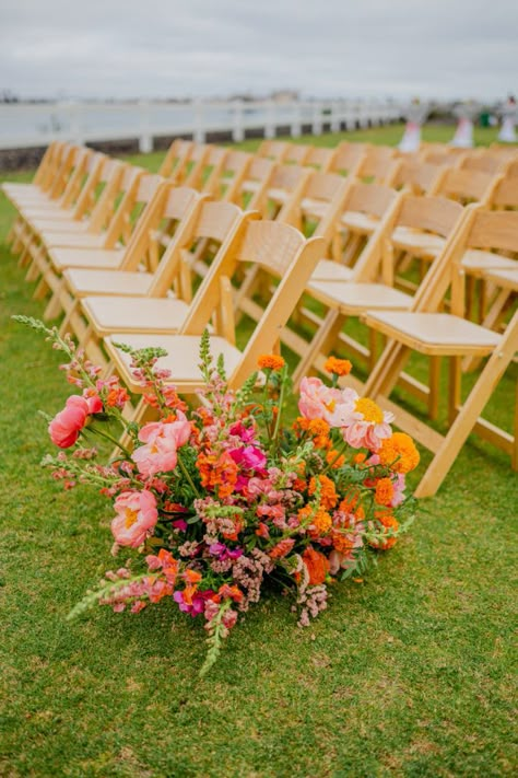 Colorful Simple Wedding Decor, Vibrant Outdoor Wedding, Bright Bridesmaids Bouquets, Bright Tropical Wedding Flowers, Flower Wedding Arch Altars, Western Colorful Wedding, Bright Italian Wedding, Colorful Wedding Altar, Bright Colors Wedding Theme