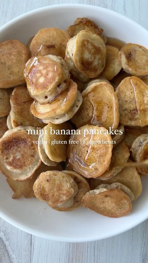 Gluten Free Mini Pancakes, Easy Plantbased Recipes, Banana Pancakes Vegan, Mini Banana Pancakes, Prep Snacks, Pancakes Vegan, Pancake Bites, Plantbased Recipes, Mini Bananas