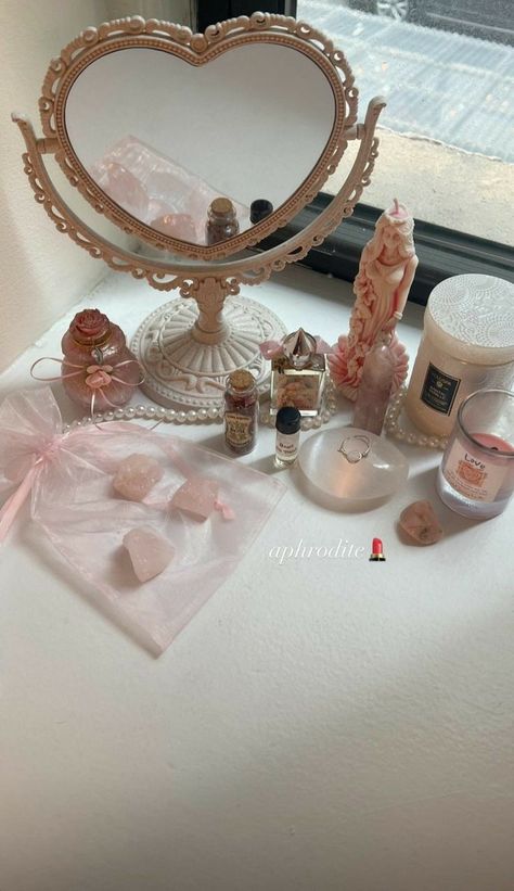 Divine Feminine Room, Feminine Room Aesthetic, Light Coquette, Unfiltered Background, Feminine Room, Aphrodite Goddess, Pretty Jewelry, Pretty Style, Girly Stuff