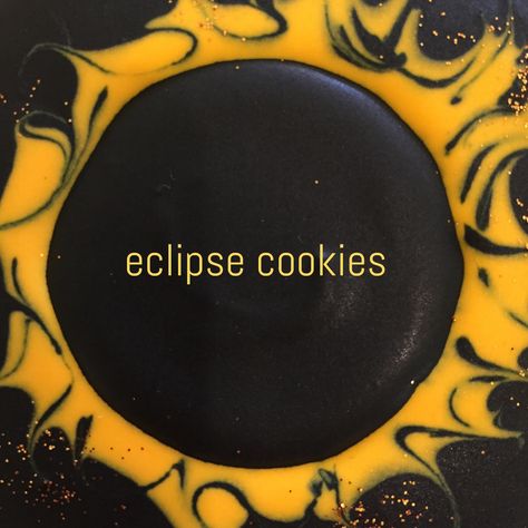 Eclipse decorated cookies 🌕🌖🌗🌘🌑🌒🌓🌔 Eclipse Party, Tea Cookies, Cookies Decorated, Fancy Cakes, Decorated Cookies, No Bake Cake, Amazing Cakes, Cookie Decorating, Sugar Cookies