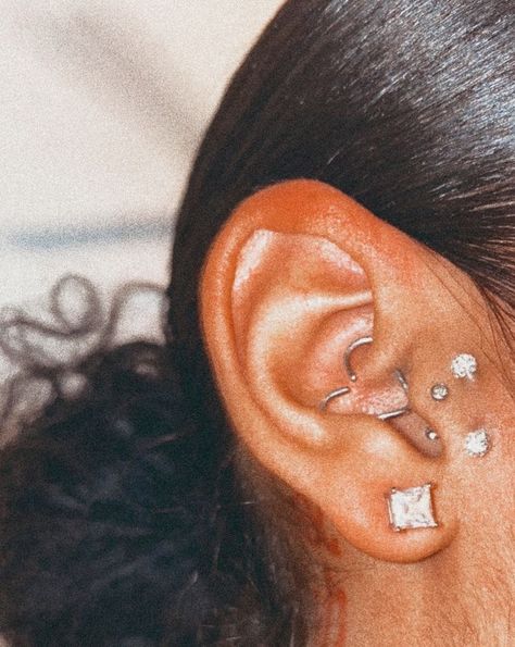 Ear Piercing On Black Women, Ashley Piercing Jewelry, Ear Piercings Black Women, Ear Piercings Black, Surface Tragus Piercing, Piercings Black Women, Ear Stretching, Pins Board, Piercing Inspo