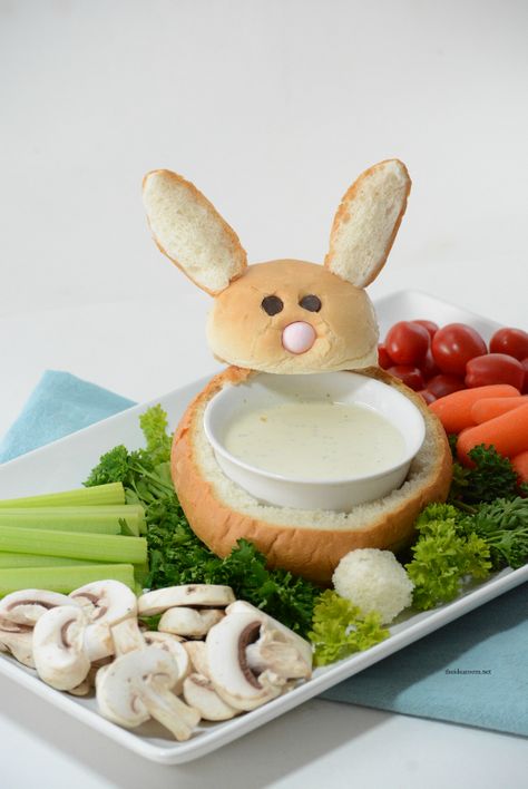 Easter | Make these creative DIY Easter Bunny Bread Bowls. Perfect for your Easter Dinner and a great way to make a fun Easter Table. Step-by-step tutorial. Bunny Bread Bowl, Easter Bunny Bread, Bread Bunny, Bread Bowl Dip, Bunny Bread, Easter Appetizers, Easter Bread, Bread Bowl, Spring Brunch