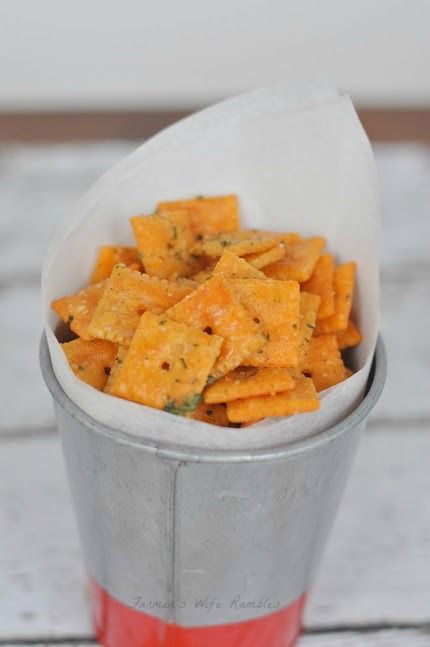 Ranch Cheeze-Its Recipe ~ Perfect After School Snack - Farmer's Wife Rambles Cheez Its, Snack Mixes, Goldfish Crackers, After School Snack, Pot Luck, School Snack, Cheez It, After School Snacks, School Snacks