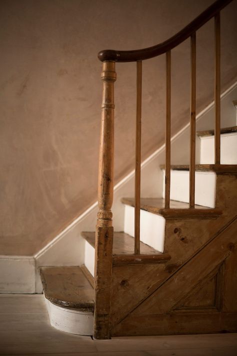 Concrete Extension, Sunken Seating Area, Victorian Stairs, Sunken Seating, Victorian Staircase, Cottage Stairs, Pink Concrete, Farmhouse Stairs, Stairs In Kitchen