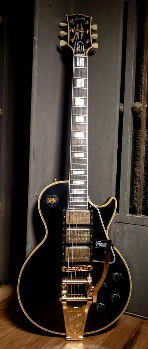 2019 Gibson Custom 1957 Les Paul Custom Reissue “Black Beauty” 3 pickup w/ Bigsby Gibson Les Paul Black Beauty, Gibson Les Paul Black, Les Paul Black Beauty, Bass Guitar Sheet Music, Guitar Exercises, Pretty Guitars, Dope Music, Guitar Tattoo, Guitar Photography