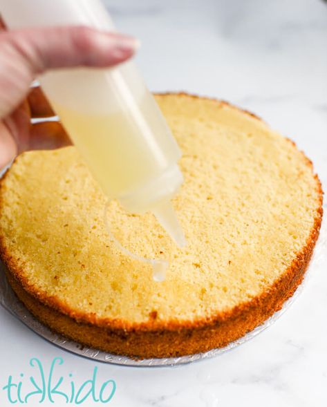 Soaked Cake Recipe, Simple Syrup For Cakes, Cake Soak, Soaked Cake, Inside Cake, Cake Filling Recipes, Cake Frosting Recipe, Simple Syrup Recipes, Cake Fillings