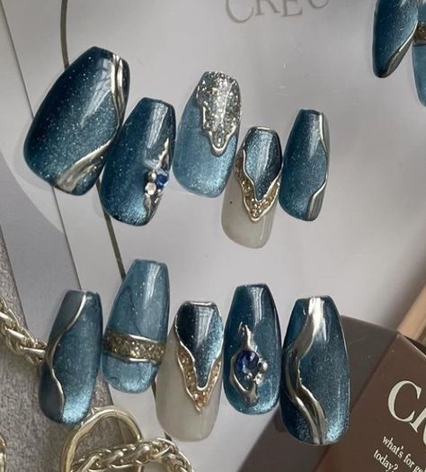 Cat Eye Chrome Nails, Cleopatra Nails, Blue Cat Eye Nails, Tokyo Nails, Asian Nails, Hippie Nails, Abstract Nail Art, Fancy Nails Designs, Beauty Nails Design