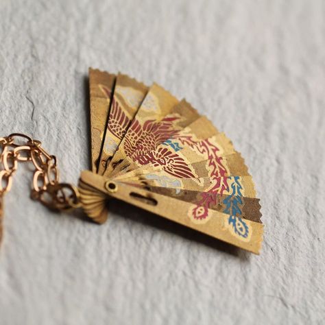 Japanese Fan Necklace Crane Necklace Birthday Gift Folding #gadget Japanese Necklace, Crane Necklace, Japanese Crane, Japanese Jewelry, Fan Necklace, Silk Purse, Tube Necklace, Moon Phases Necklace, Japanese Fan