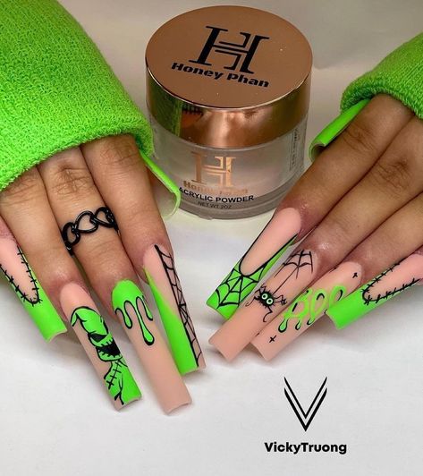 Slime Nails Acrylic, Black And Green Spooky Nails, Oggy Boggy Nails, Halloween Nail Designs Green, Goosebumps Nails, Almond Gel X Nail Designs, Boogie Man Nails, Student Challenges, Oogie Boogie Nails