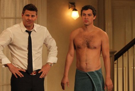 When he took a bubble bath in Booth’s tub and then blessed us with this view. | Community Post: 23 Times Dr. Lance Sweets Was The Best Character On "Bones" Bones Sweets, Lance Sweets, Bones Booth And Brennan, John Francis Daley, Bones Tv Series, Booth And Bones, Booth And Brennan, Bones Tv Show, Rookie Blue