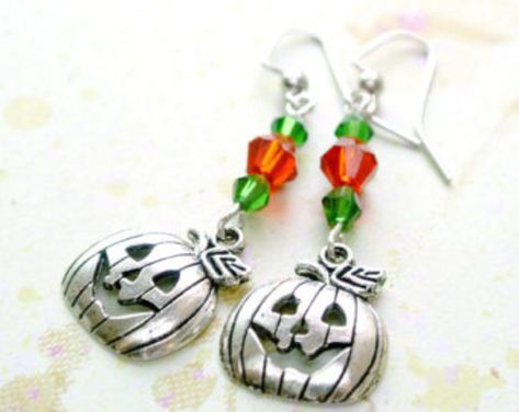 Etsy :: Your place to buy and sell all things handmade Spooky Earrings Diy, Creepy Jewelry, Halloween Jewelry Diy, Halloween Beaded Jewelry, Spooky Earrings, Jewelry Halloween, Autumn Necklace, Jack O'lantern, Earrings Fall