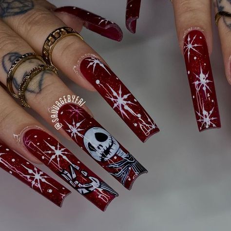 Zero Nails, Long Christmas Nail Designs, Jack Christmas Nails, Scary Christmas Nails, Nightmare Before Christmas Nails Christmas, Horror Christmas Nails, Jack Skellington Christmas Nails, Jack Skellington Nails Christmas, Emo Christmas Nails