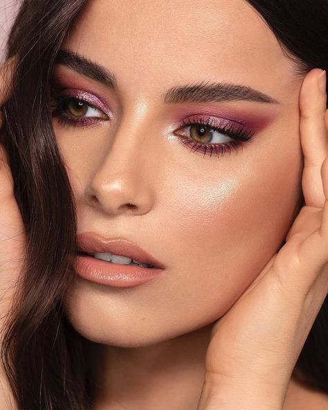 KIKO Milano Official on Instagram: “Mauve marvel 🔥 How stunning is this look by @mrdanielmakeup?  Glitter Shower Eyeshadow 03 - Flawless Fusion Bronzer Powder 02 Model…” Nye Eye Makeup, Kiko Eyeshadow, Glamorous Wedding Makeup, Nude Lipstick Shades, Nabla Cosmetics, Date Night Makeup, Latest Makeup Trends, Cool Makeup Looks, Colorful Eye Makeup