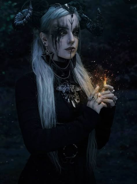 Dark Fae Aesthetic, Dark Fairy Makeup, Dark Fairy Costume, Fae Costume, Dark Fae, Fae Aesthetic, Fairy Cosplay, Playing With Fire, Dark Fairytale