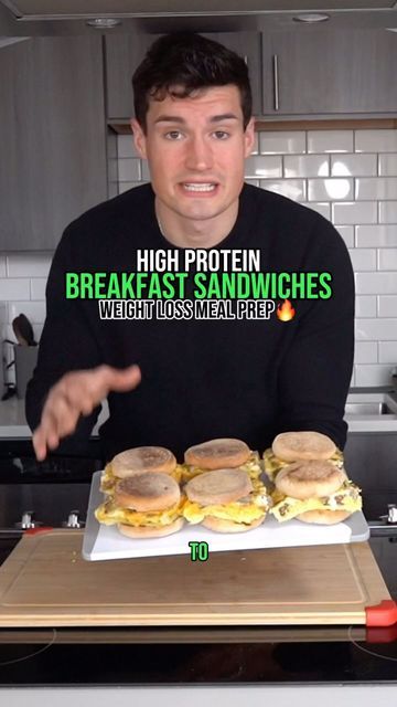 Johnny Hadac Recipes, High Protein Sandwiches, High Protein Breakfast Sandwich, Johnny Hadac, High Protein Low Carb Breakfast, Volume Eating, Protein Sandwich, Toast Recipe Breakfast, Protein Diet Recipes