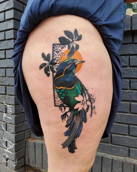 Art Nouveau Bird, Trash Polka Tattoo Designs, Nouveau Tattoo, Tatoo Inspiration, Beautiful Flower Tattoos, Traditional Tattoo Design, Bird Tattoo, Tattoo Magazines, Abstract Tattoo