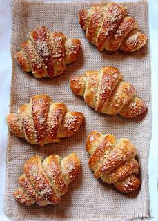 Jo and Sue: Baklava Croissants Weekend Brunch Recipes, Homemade Baked Bread, Butter Carrots, Homemade Croissants, Croissant Recipe, Sweet Dough, Best Bread Recipe, Easy Homemade Recipes, Easy Cooking Recipes