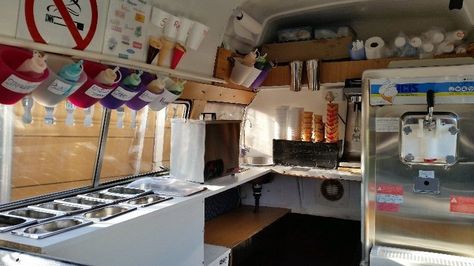 Ice Cream Van For Hire Old School | Bo-Kaap | Gumtree Classifieds South Africa | 147301787 Food Truck Interior, Ice Cream Trucks, Bo Kaap, Ice Cream Business, Ice Cream Stand, Snack Shack, Wendy House, Trailer Interior, Fruit Ice Cream