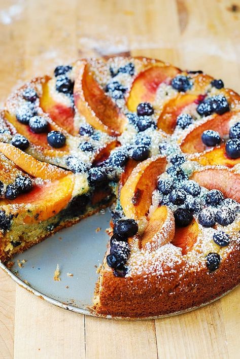 Peach and Blueberry Greek Yogurt Cake Blueberry Greek Yogurt Cake, Greek Yogurt Cake, Peach Desserts, Yogurt Cake, Peach Recipe, Blueberry Cake, Blueberry Recipes, Springform Pan, Food Cakes