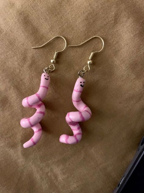 Crazy Clay Ideas, Crazy Earrings Clay, Silly Clay Earrings, Weird Fashion Accessories, Polymer Clay Worm, Weird Earrings Diy, Weird Polymer Clay Earrings, Diy Funky Earrings, Polymer Clay Ideas Earrings