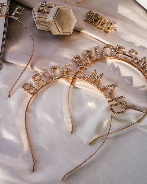 Hen Do Accessories, Bachelorette Hair, Classy Hen Party, Vision 2023, Gold Bridesmaid Jewelry, Headband Bride, Bridesmaid Headband, Bridesmaid Hair Pins, Modern Bridesmaid