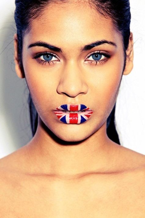 Lip Tattoo - 30 Incredible Lip Tattoos English Flag, Tattoo Makeup, British Things, Lipstick Designs, Flag Tattoo, Lipstick Art, Lip Tattoos, Diy Tattoo, Home Tattoo