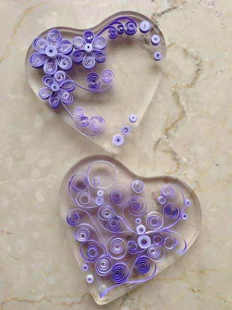 Hearts - Quilling - Fridge Magnet. [I wonder if a quilled mobile or dangler could be created ;) Mo] Resina Epoxi Ideas, Resin Inclusions, Quilled Hearts, Resin Fridge Magnets, Resin Magnets, Magnet Photo, Paper Quilling Jewelry, Diy Jewelry Rings, Quilled Jewellery