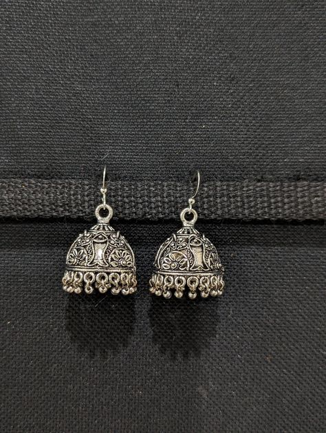 Small Oxidised Earrings, Simple Jhumka Earrings, Jumka Silver, Jhumkas Designs, Silver Earrings Indian, Small Jhumka, Minimalist Accessories Jewellery, Silver Jhumka Earrings, Oxidised Jhumka