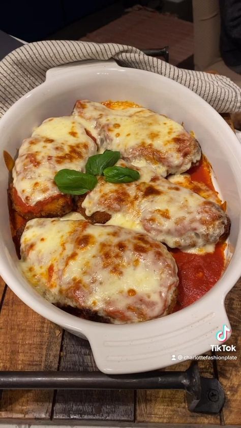 Dinner Recipe Videos Tasty, Video Cooking Recipes, How To Make Chicken Parmesan, Chicken Parmesan Video, Italian Recipes Videos, Chicken Recipe Videos, Dinner Video Recipes, Chicken Parm Dinner, Valentines Dinner Recipes