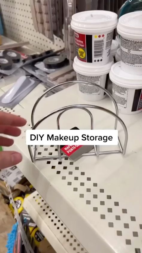 Diy Makeup Storage, Dollar Store Diy Organization, Couch Diy, Pallet Couch, Dollar Store Hacks, Furniture Cheap, Diy Dollar Tree Decor, Dollar Tree Decor, Dollar Tree Diy Crafts