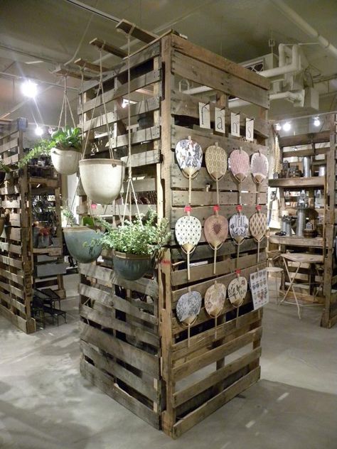 cheaper than Slat wall but will it withstand the weight of the pack? Sas Entree, Garden Center Displays, Pallet Display, Antique Booth Displays, Pallet Walls, Craft Fairs Booth, Fair Display, Craft Booth Displays, Craft Fair Displays