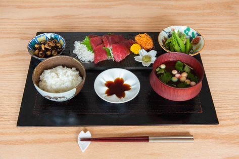 Japanese Table Setting, Japanese Table Set, Japanese Food Set Up, Japanese Dining Table, Japanese Dishes Plates, Japanese Cutlery Set, Japanese Food Traditional, Japanese Dinner, Table Etiquette