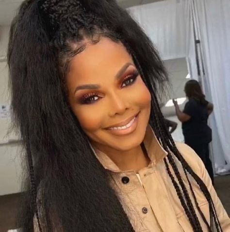 Layered Haircuts Korean, Braids To The Side, Haircuts Korean, Short Medium Layered Haircuts, Janet Jackson Baby, Janet Jackson Unbreakable, Small Box Braids Hairstyles, Janet Jackson Rhythm Nation, Jo Jackson