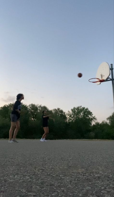 Ball Basketball, Bestie Vibes, Europe Aesthetic, I Fall, Best Friends, I Am Awesome, Basketball, Sports, Quick Saves