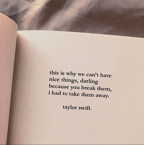 Graduation Taylor Swift, Brian Tracy Quotes, Funny Yearbook, Lyrics Country, Taylor Swift Lyric Quotes, Senior Quotes Funny, Yearbook Quotes, Inspiring Messages, 40th Quote