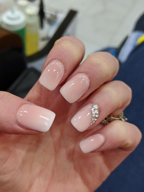 Ombre Nails With Stones, Stone Nail Art Design, Nail Stone Design, Nail Design Short Square, White Nail Acrylic, Short Square Nail, Stone Nail Art, Ombre Nail Art Designs, Natural Nail Designs